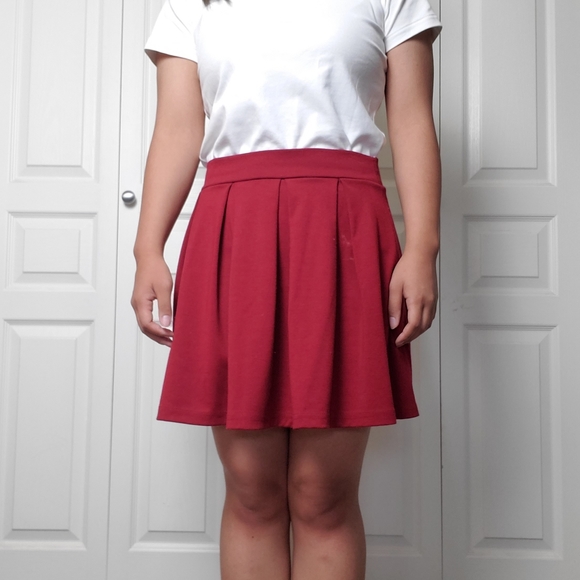 Red Circle Skirt - Picture 2 of 3